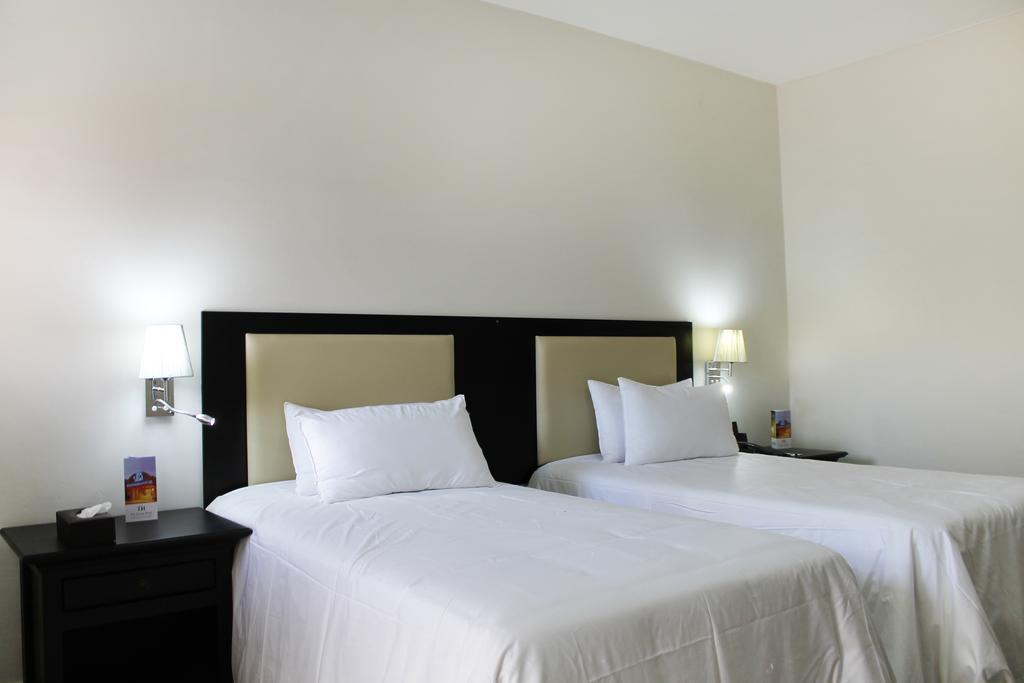 The George Hotel Manzini Esterno foto
