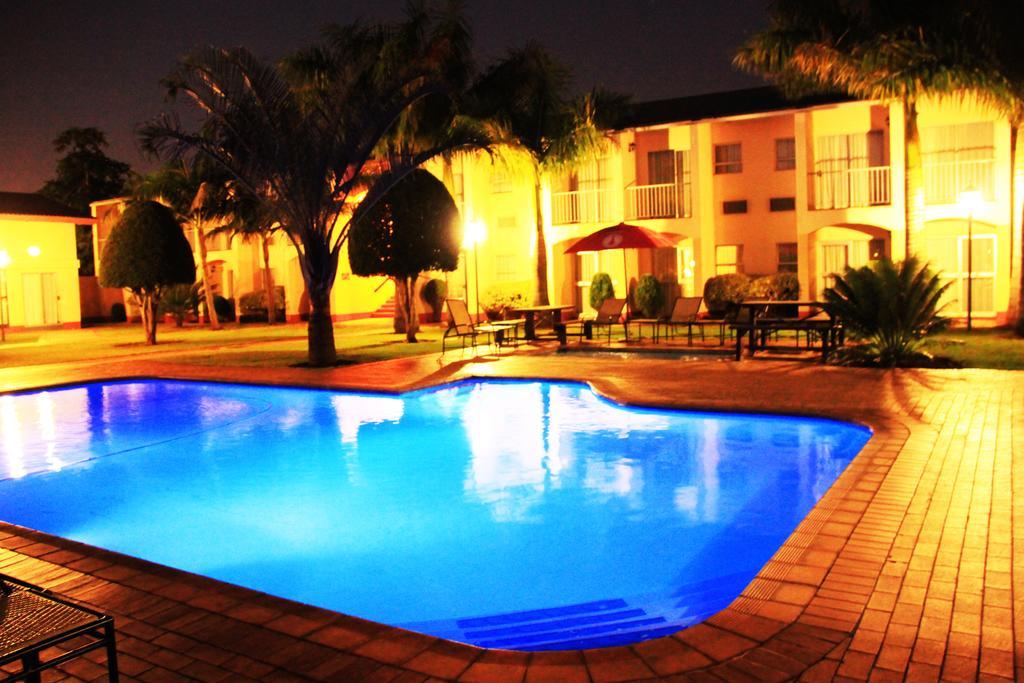 The George Hotel Manzini Esterno foto